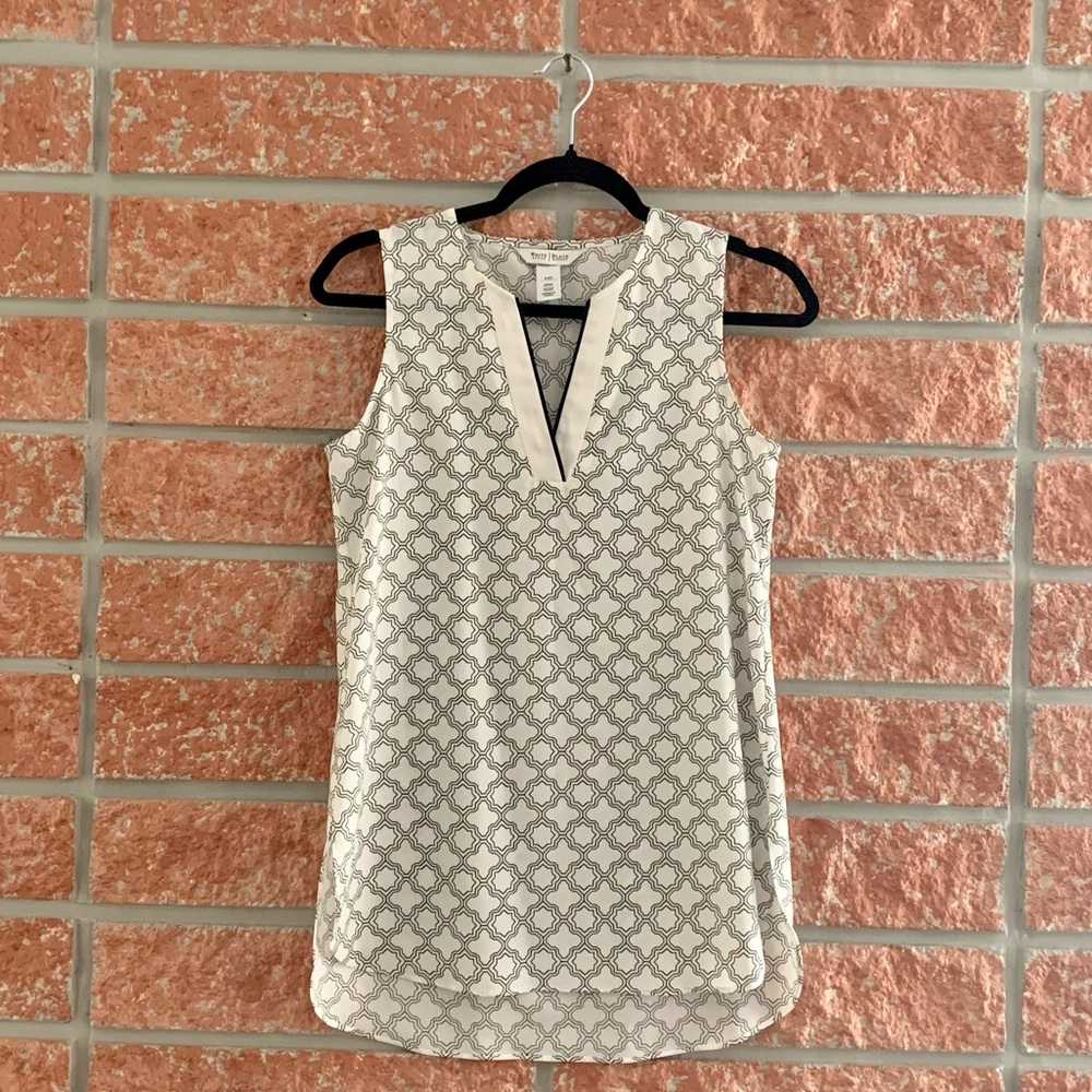 🌟 White House / Black market top